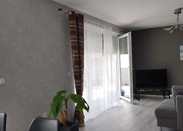 Chattengau Apartment *